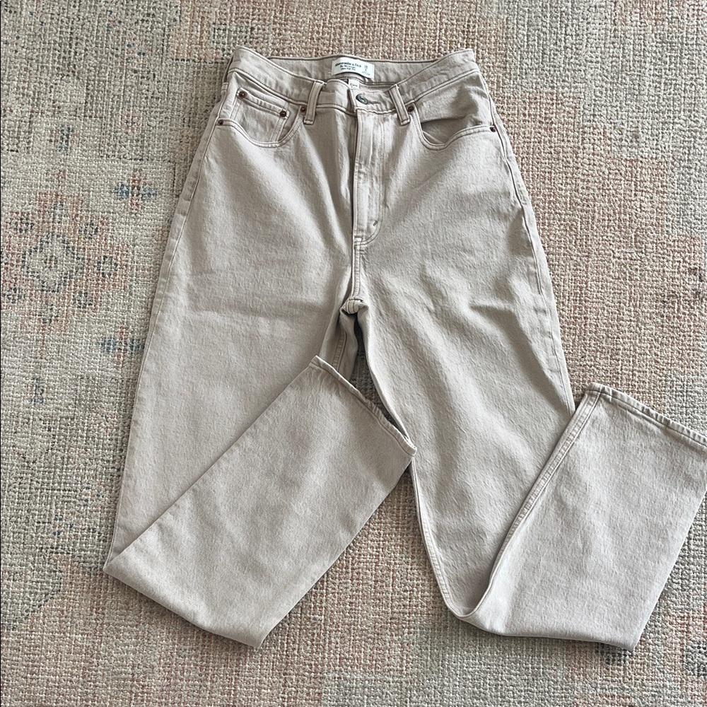 Abercrombie & Fitch Light Tan 90s Straight Ultra High Rise Curve Love